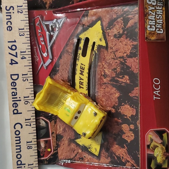 :4 toy Disney Pixar Cars Crazy 8 Crashers Lightning McQueen 95 Cruz ramirez taco - Picture 4 of 9